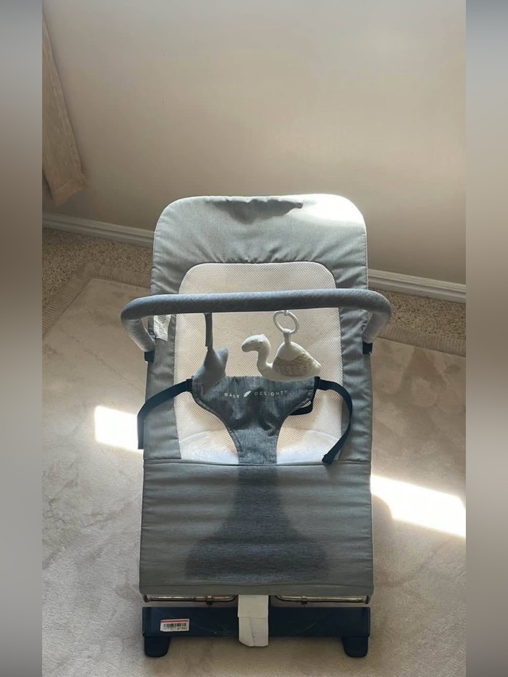 Baby delight bouncer newborn grey white 
Toy
